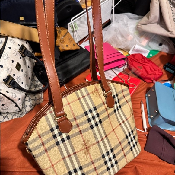 Burberry Classic Checkered Tote Bag with Brown Accents - Picture 2 of 11